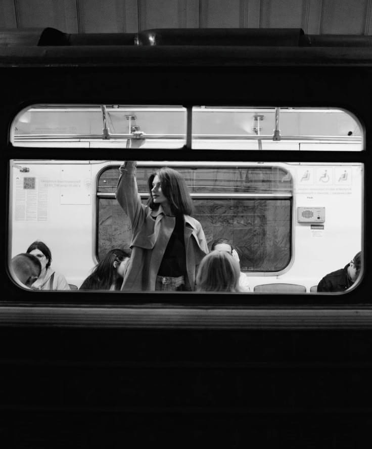 Chica en el metro